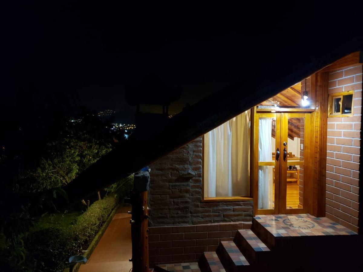 Atallaro Hospedaje Otavalo Habitación foto